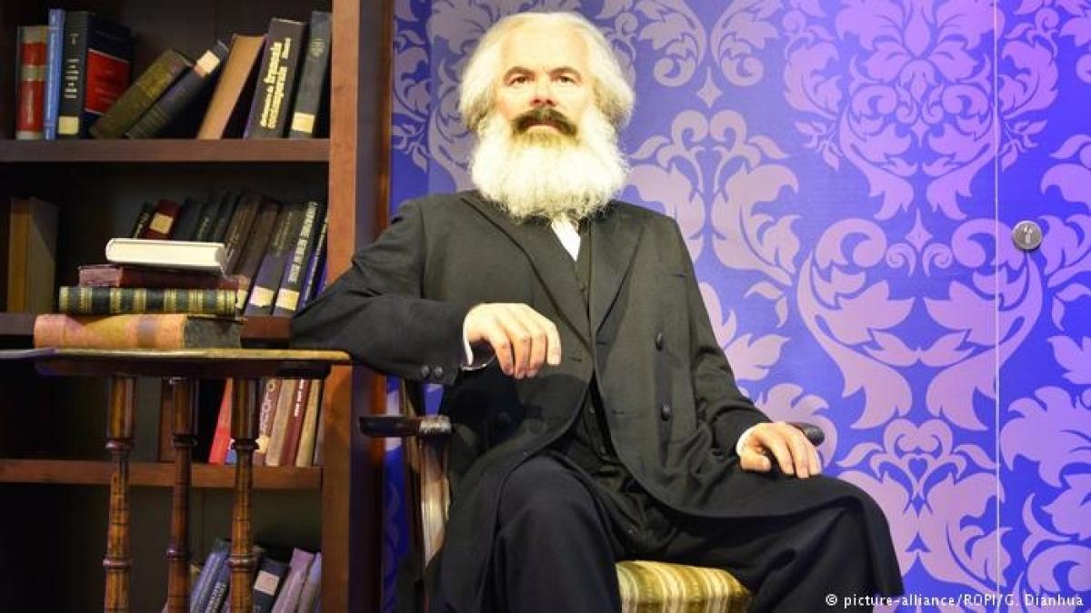 Мужик похожий на Карла Маркса
